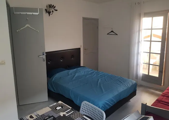 Hôtel accueillant les animaux: studio pour 3 personnes au calme dans villa