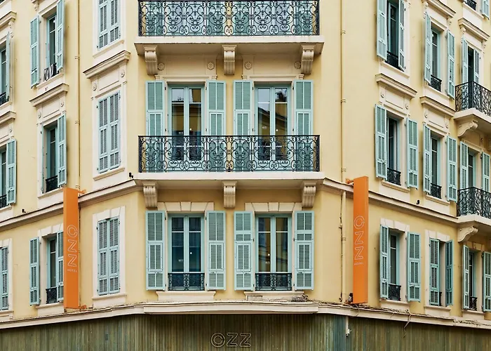 Hotel pres du College: Hostel Ozz Nice