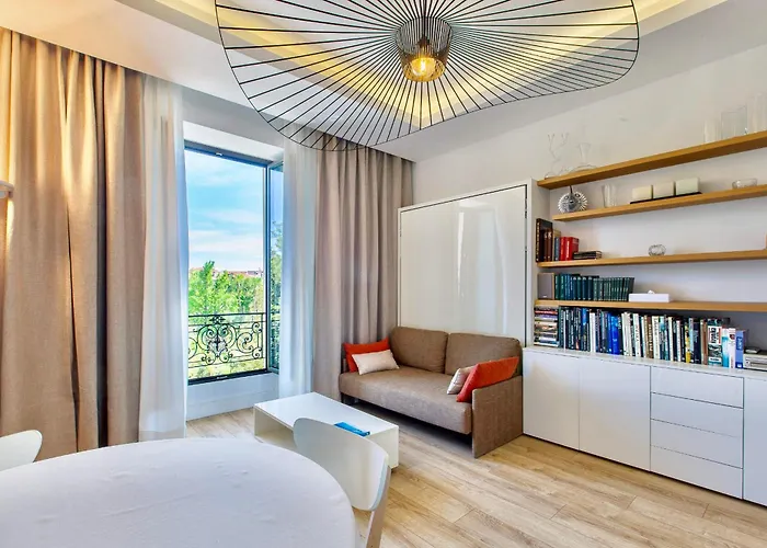 Location de vacances: GRAND HÔTEL City Center at 2 minutes walk from the beach